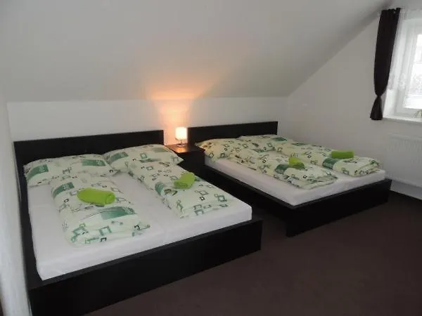 Apartmanovy Dum U Lucie